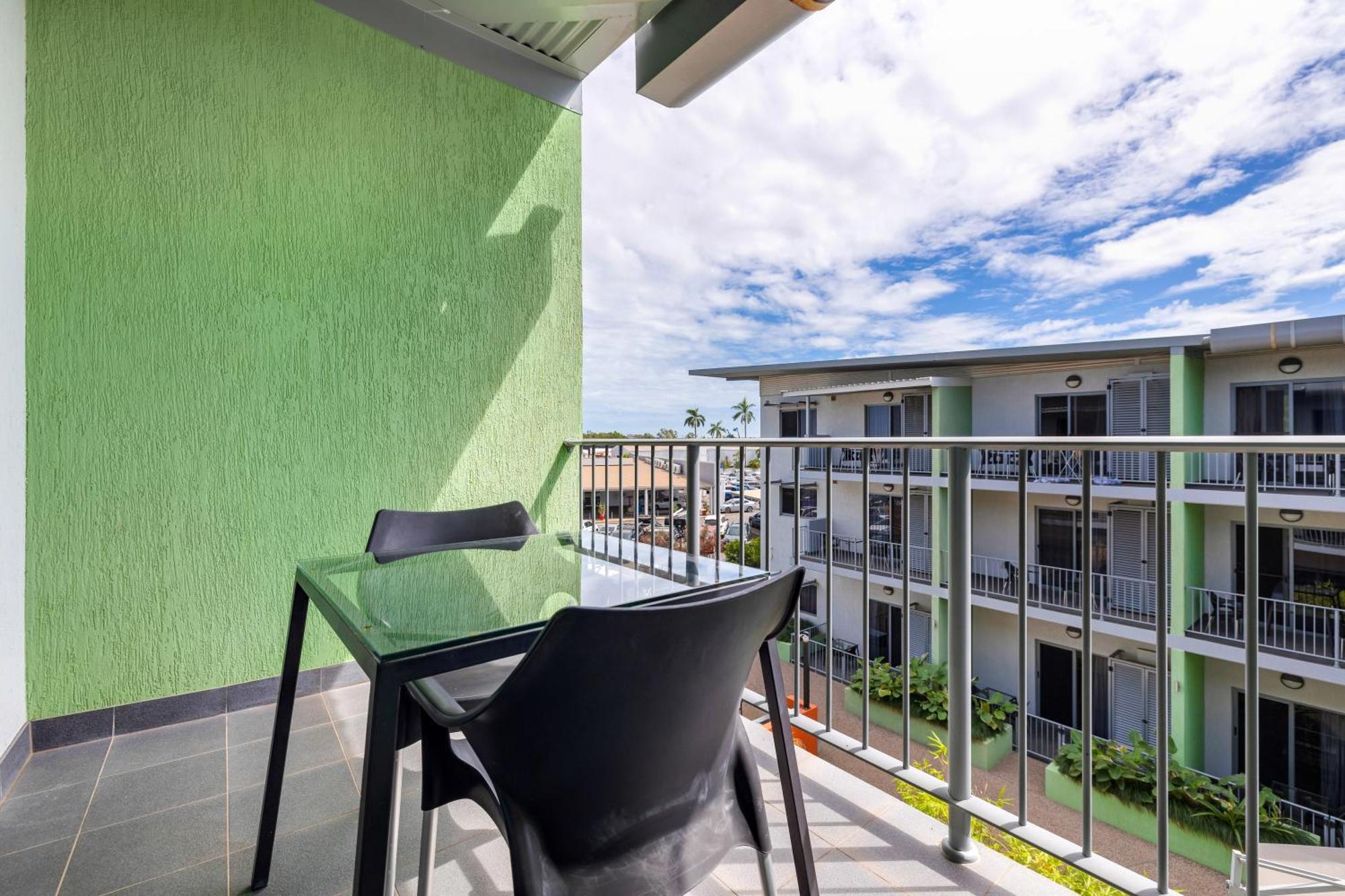 Hudson Berrimah Aparthotel Darwin Bagian luar foto